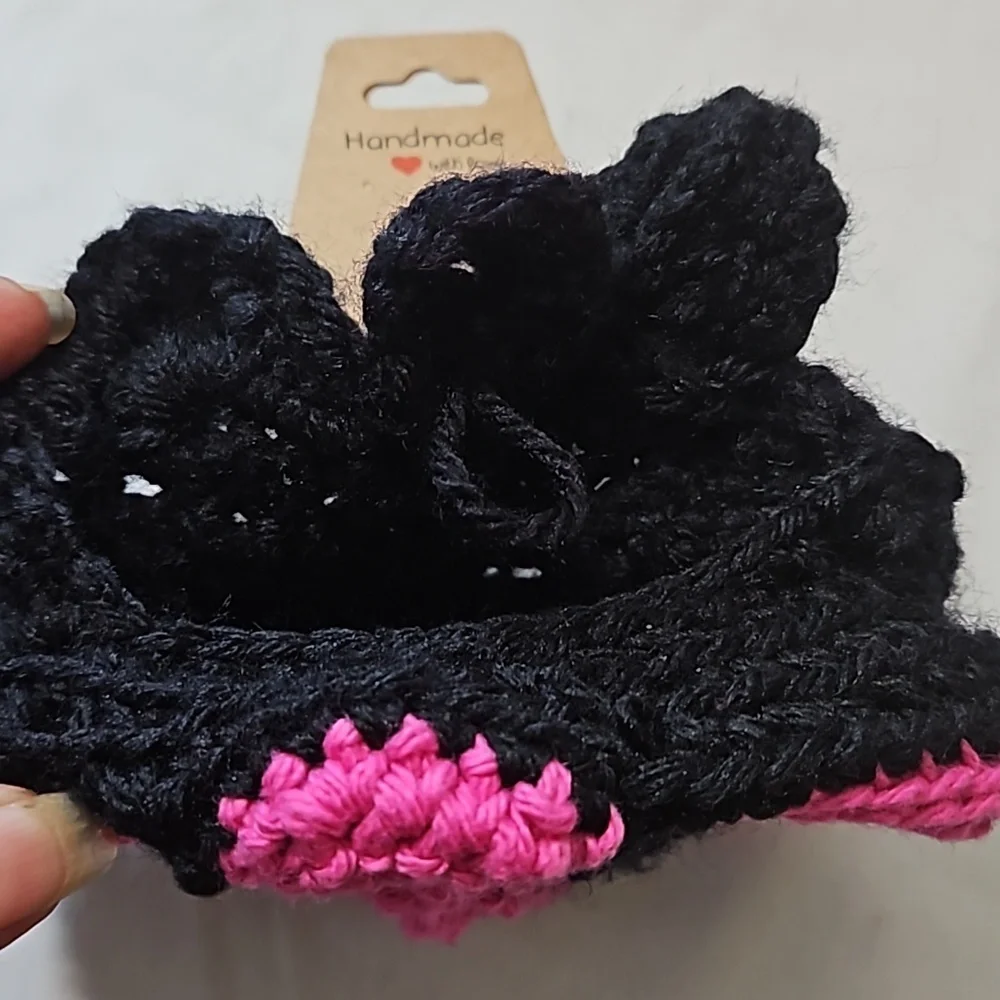 Hand Crafted Hand Knit Crochet Hand bag black & Barbie Pink Bow silhouette 6
